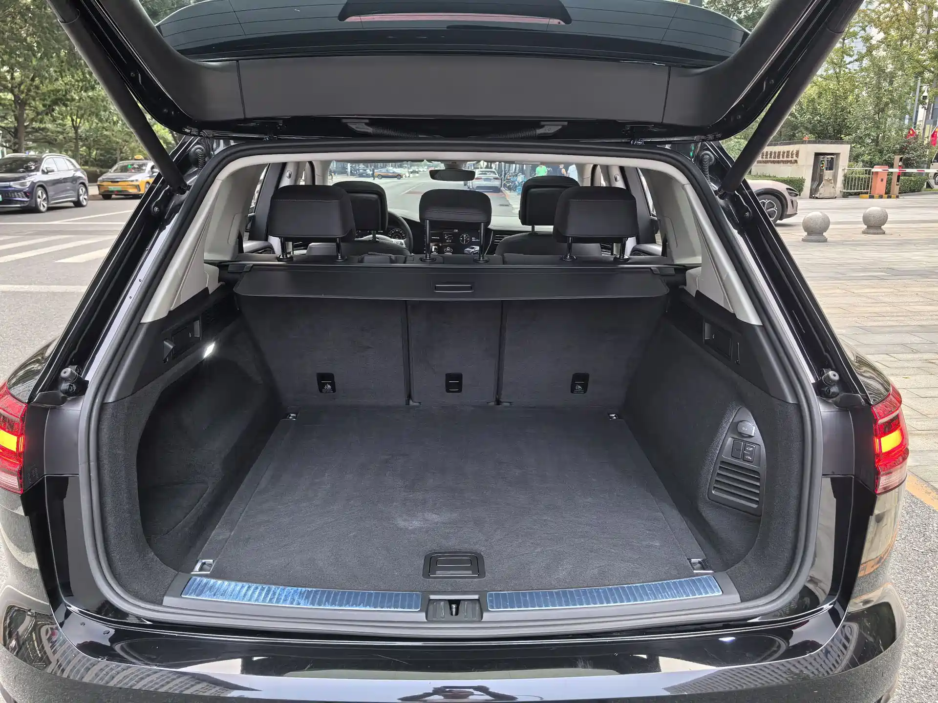 Фото 14 - Volkswagen Touareg