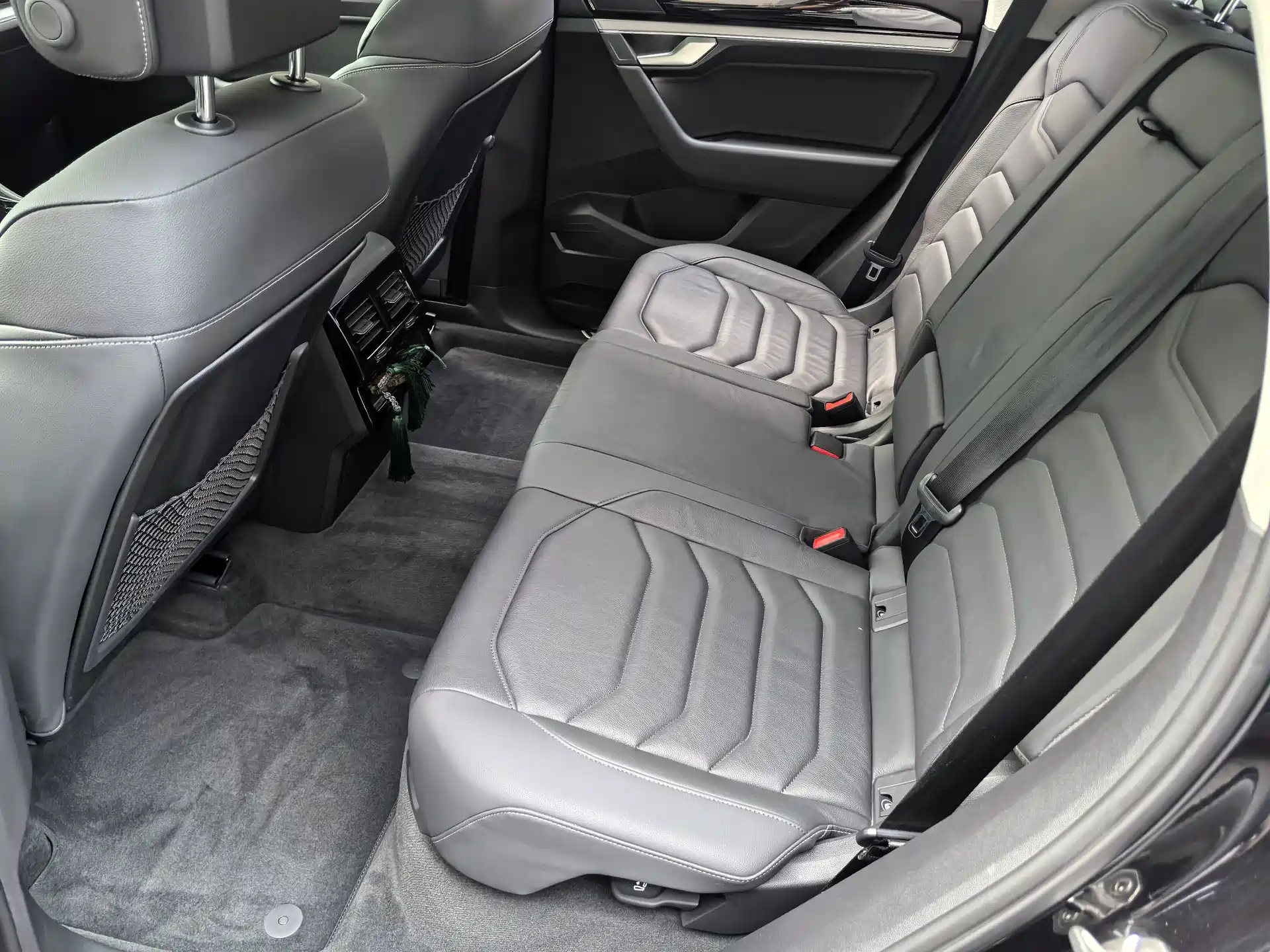 Фото 22 - Volkswagen Touareg