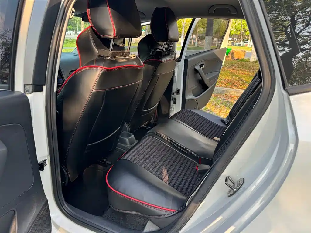 Volkswagen Polo 2018 1.5L Auto Safe Drive фото 10