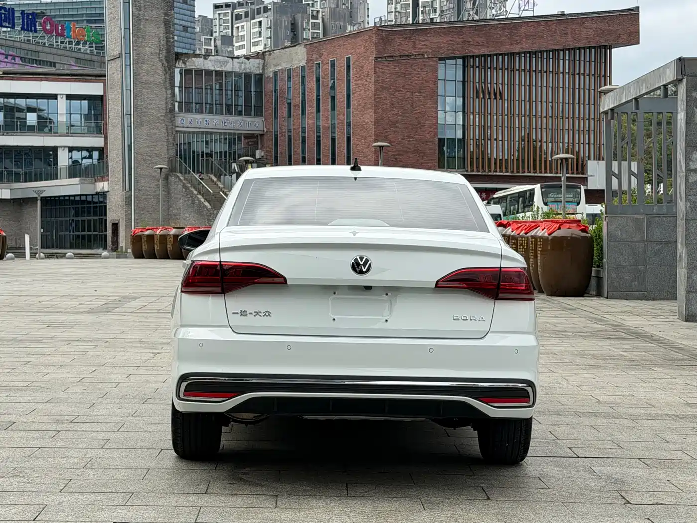 VOLKSWAGEN BORA