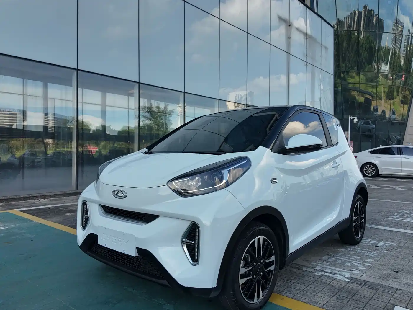 2024 QQ New Energy Little Ant