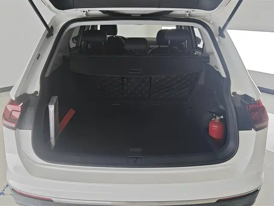 Volkswagen Tiguan L 2017 330TSI Automatic 2WD Luxury Edition фото 4