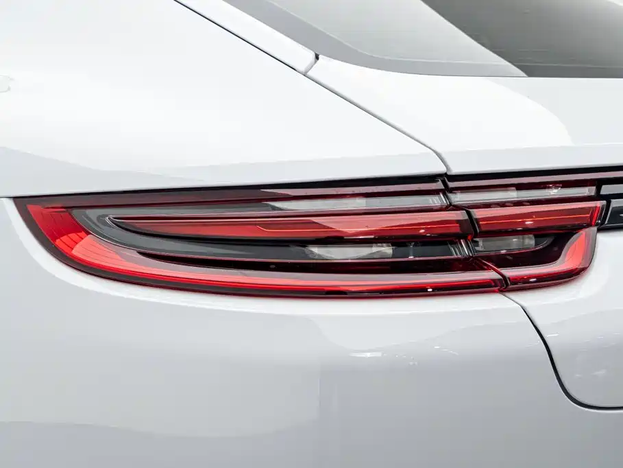 Фото 24 - Porsche Panamera