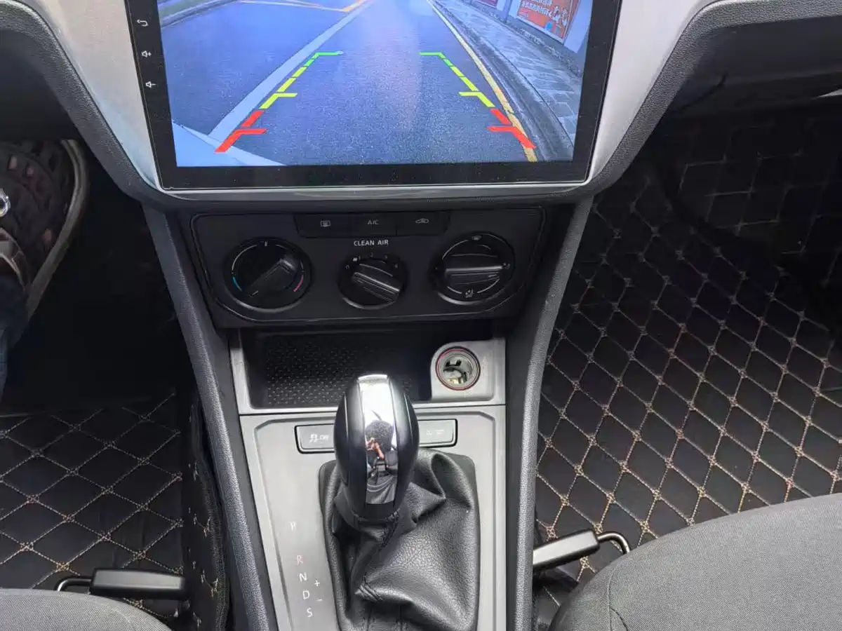 Volkswagen Lavida 2017 1.6L Automatic Trend Edition фото 10