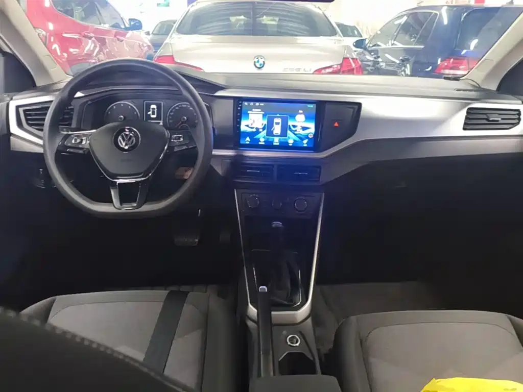 Volkswagen Polo 2019 Plus 1.5L Automatic Panorama Enjoyment Edition фото 10