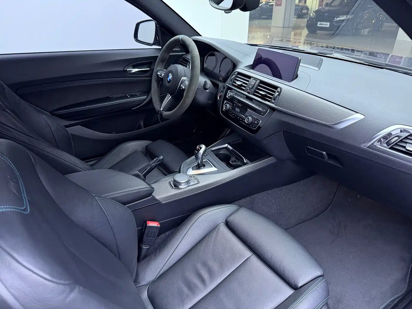 BMW M2 2018 M2 фото 11