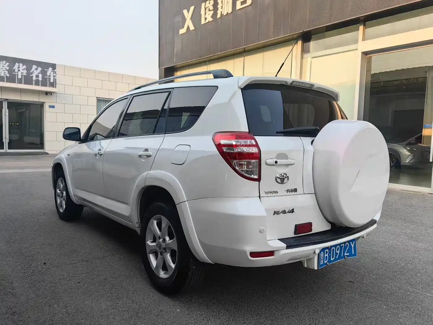 Toyota RAV4 Rongfang 2011 2.4L Automatic 4WD Luxury Edition фото 6