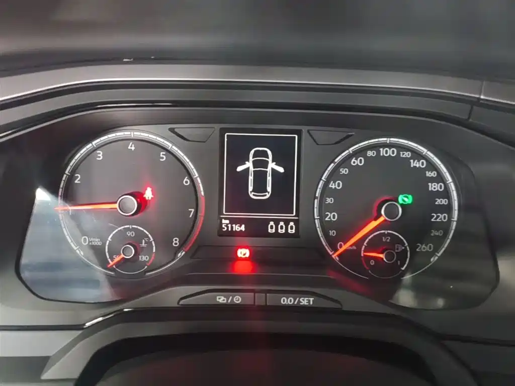 Volkswagen Polo 2019 Plus 1.5L Automatic Panorama Enjoyment Edition фото 12