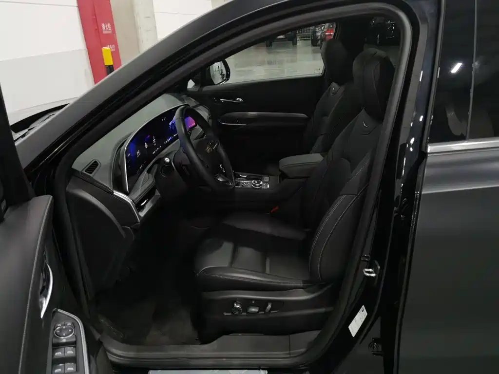 Cadillac XT4 2024 2024 28T 2WD Premium