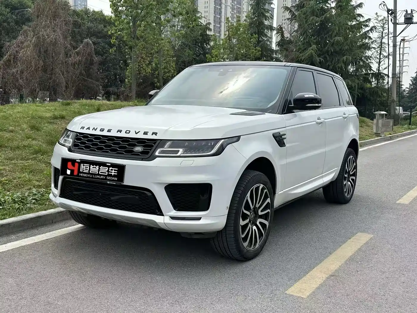 Land Rover Range Rover Sport 2021 3.0 L6 Gloss Black Edition