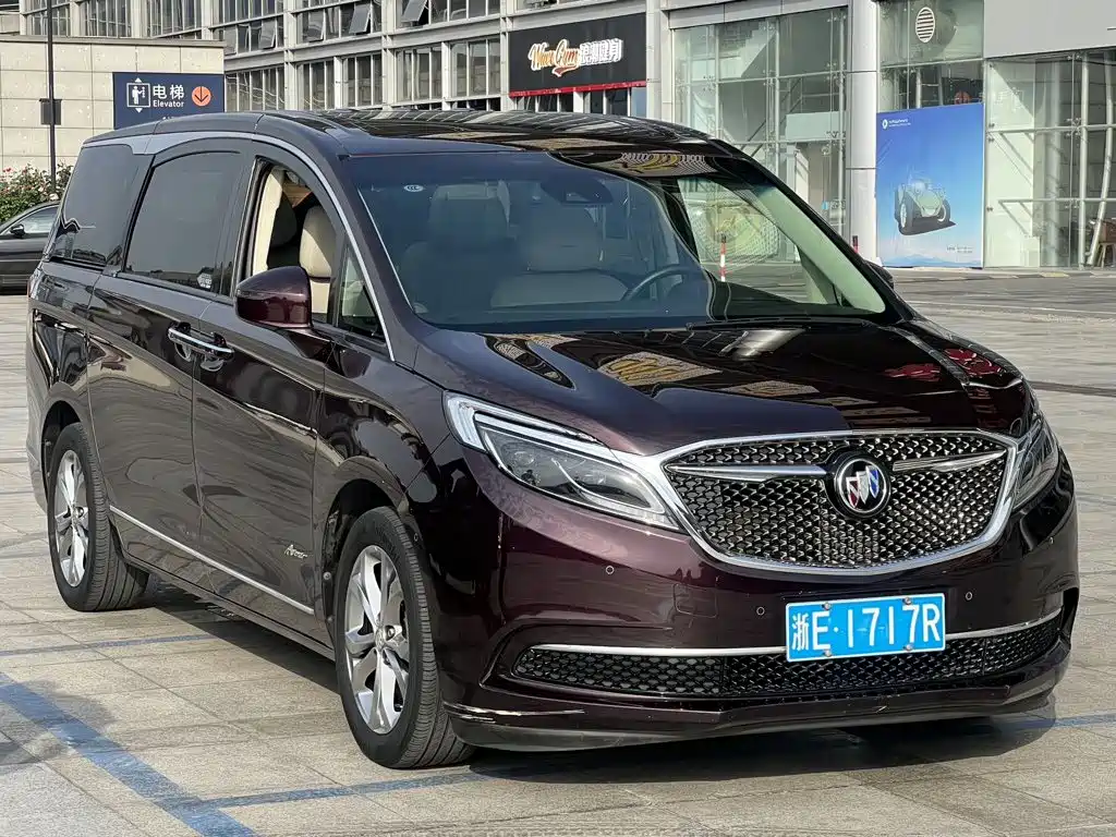 Фото 2 - Buick GL8
