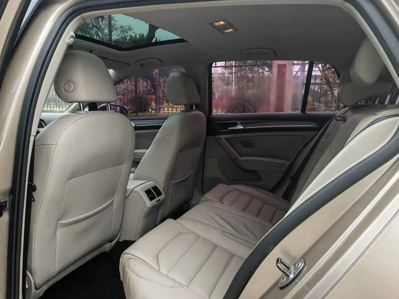 Volkswagen Golf 2014 1.4TSI Automatic Luxury фото 8