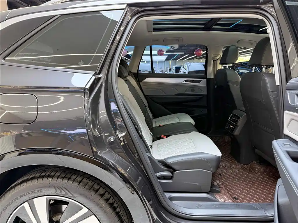 Volkswagen Talagon 2023 380TSI 4WD R-Line Touring Edition фото 10