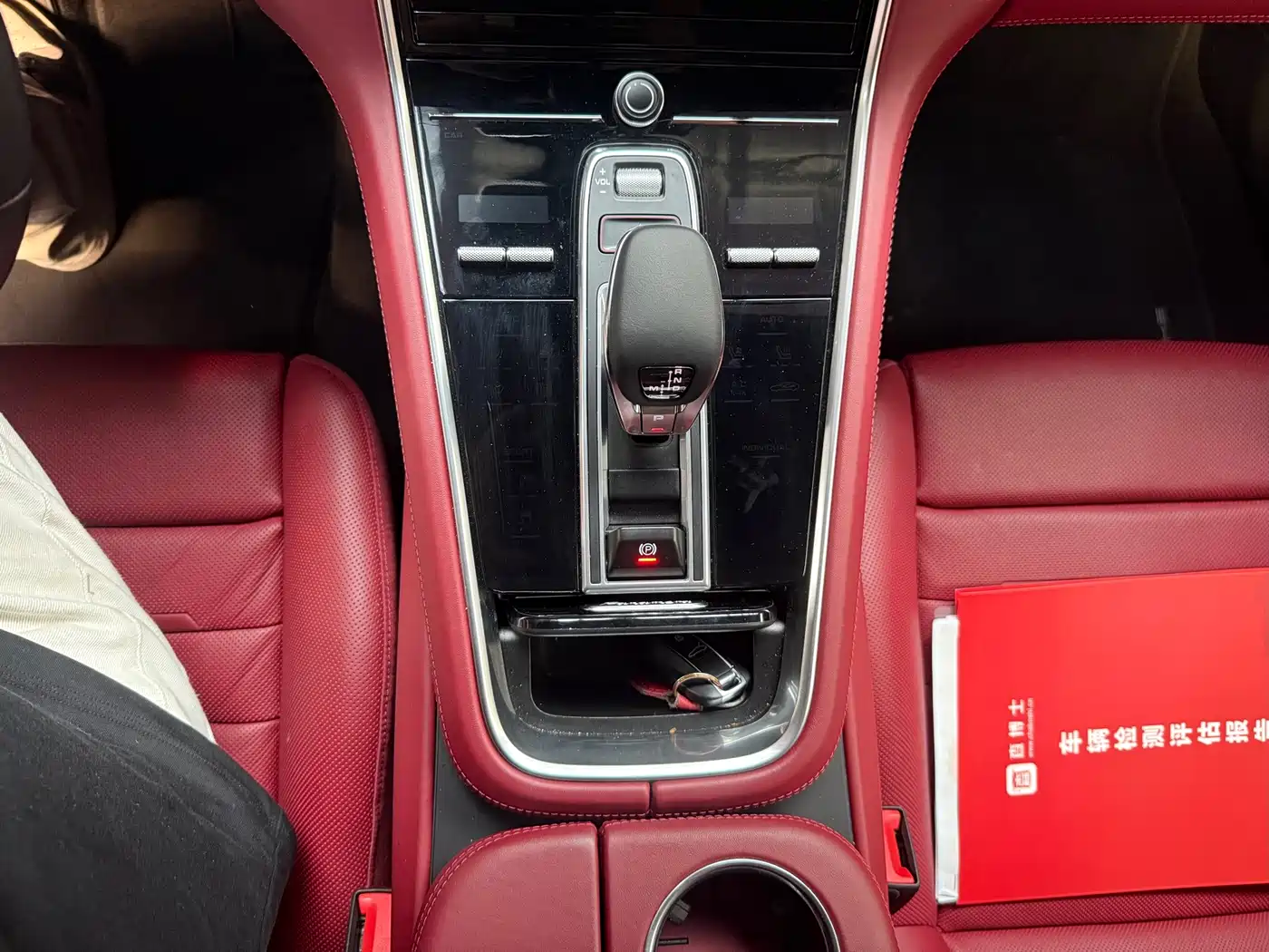 Фото 8 - Porsche Panamera