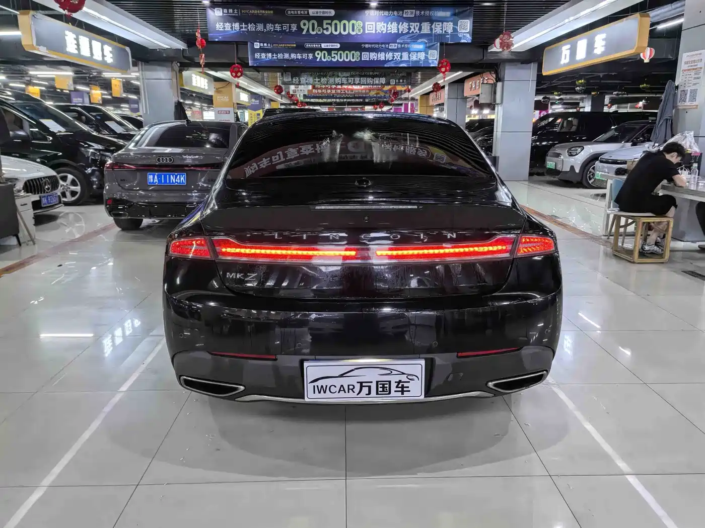 Фото 9 - Lincoln MKZ