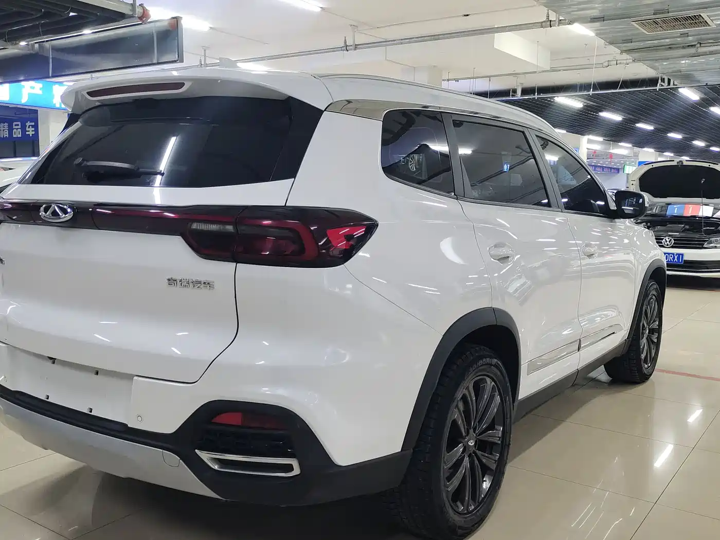 CHERY TIGGO 8