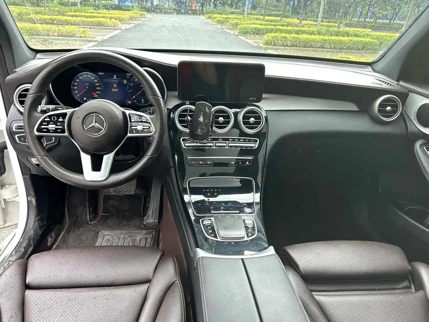 Mercedes-Benz GLC 2021 GLC 260 L 4MATIC Sporty фото 6