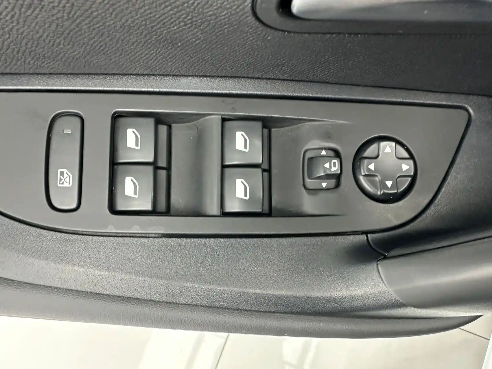 صورة 12 - Peugeot 2008