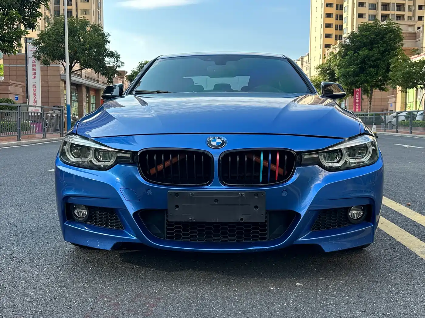 BMW 3 Series 2018 320i M Sport Black Night Edition фото 2