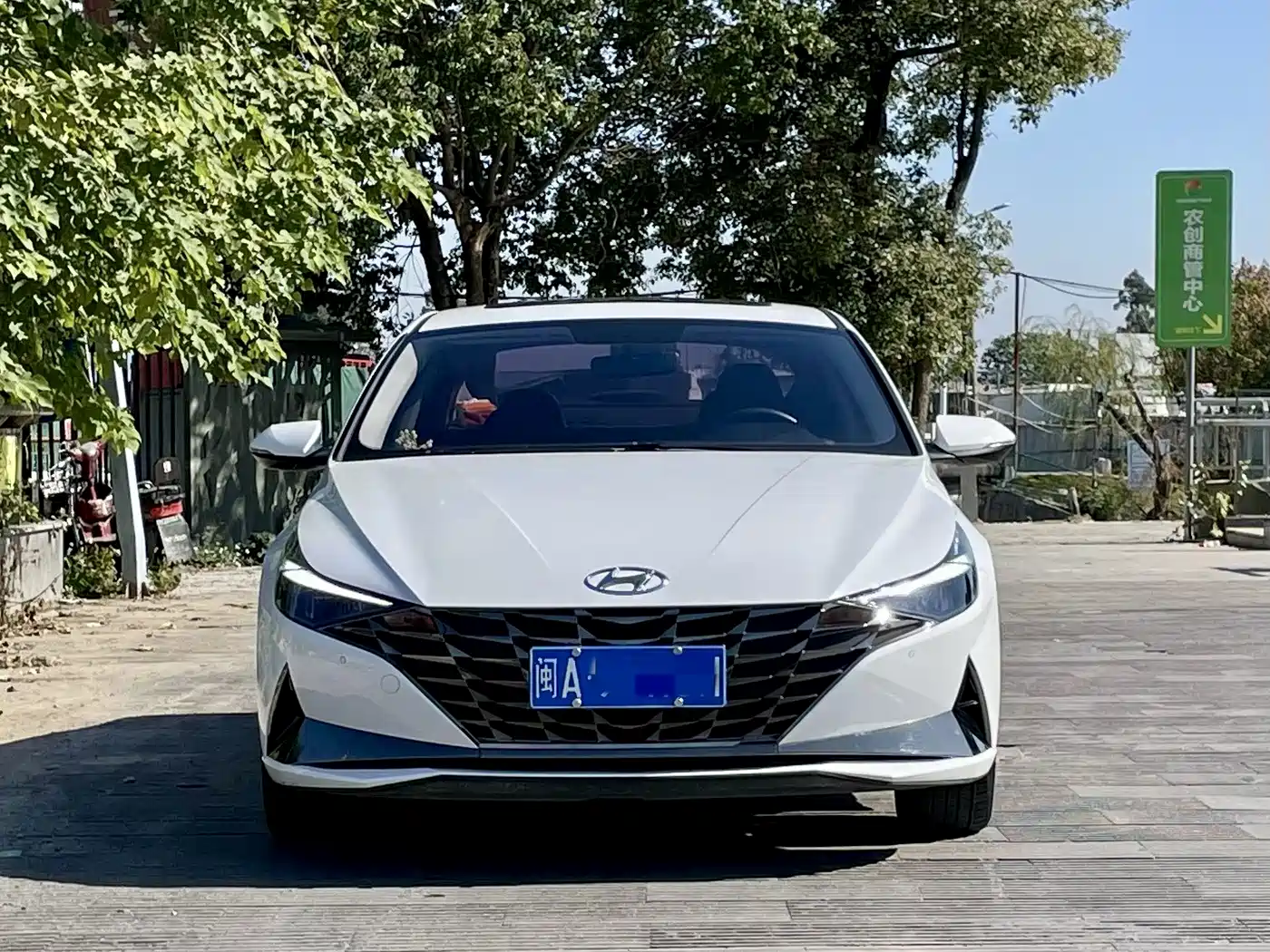 Hyundai Elantra 2021 1.5L CVT GLX Elite Edition фото 2