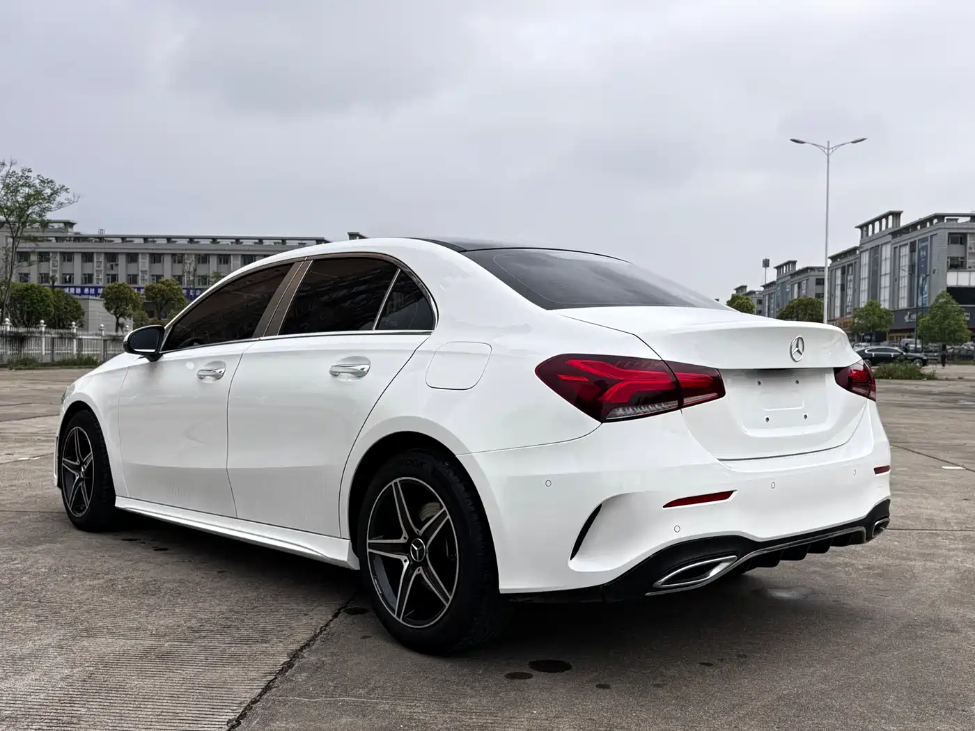 Mercedes-Benz A-Class 2021 A 200 L Sport Sedan Fashion Edition фото 16