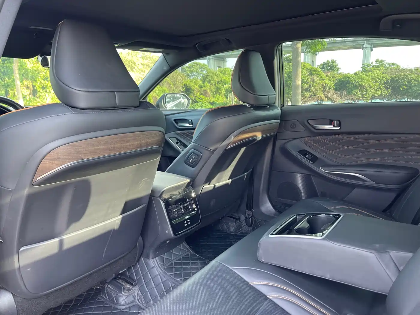Toyota Avalon 2024 Model Hybrid 2.0L Premium Selection Edition фото 26