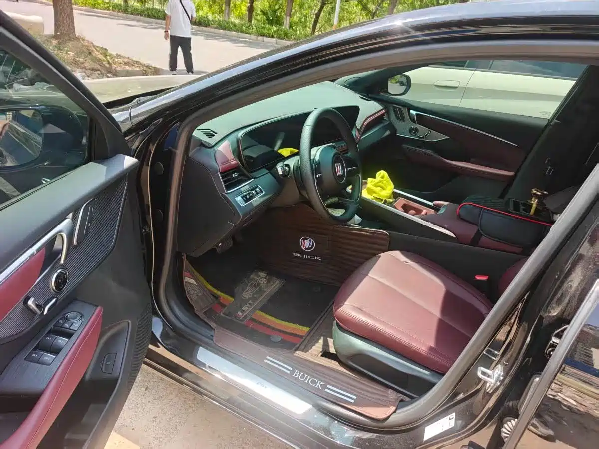 BUICK LACROSSE