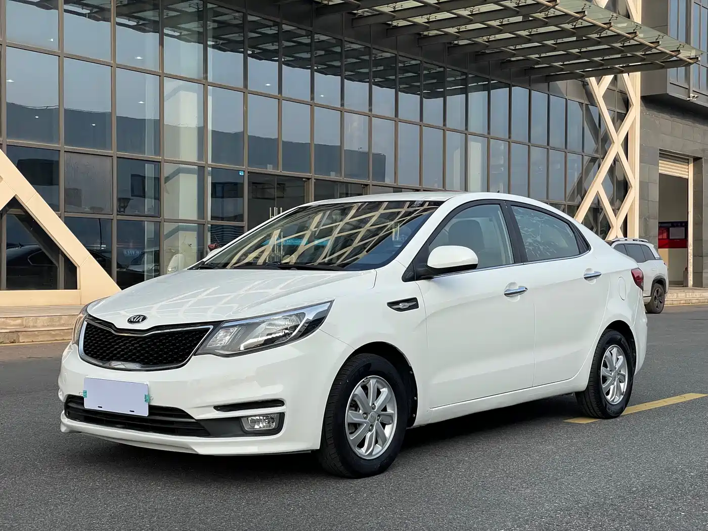 Kia K2 2015 Sedan 1.4L MT GLS