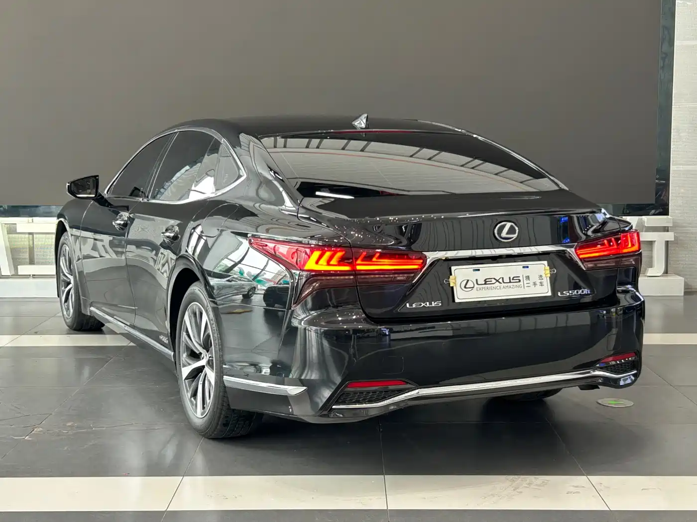 Lexus LS 2021 500h Excellence Edition фото 5
