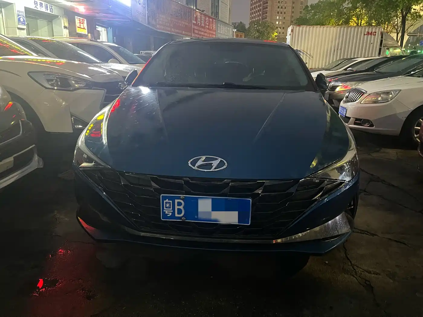 HYUNDAI ELANTRA