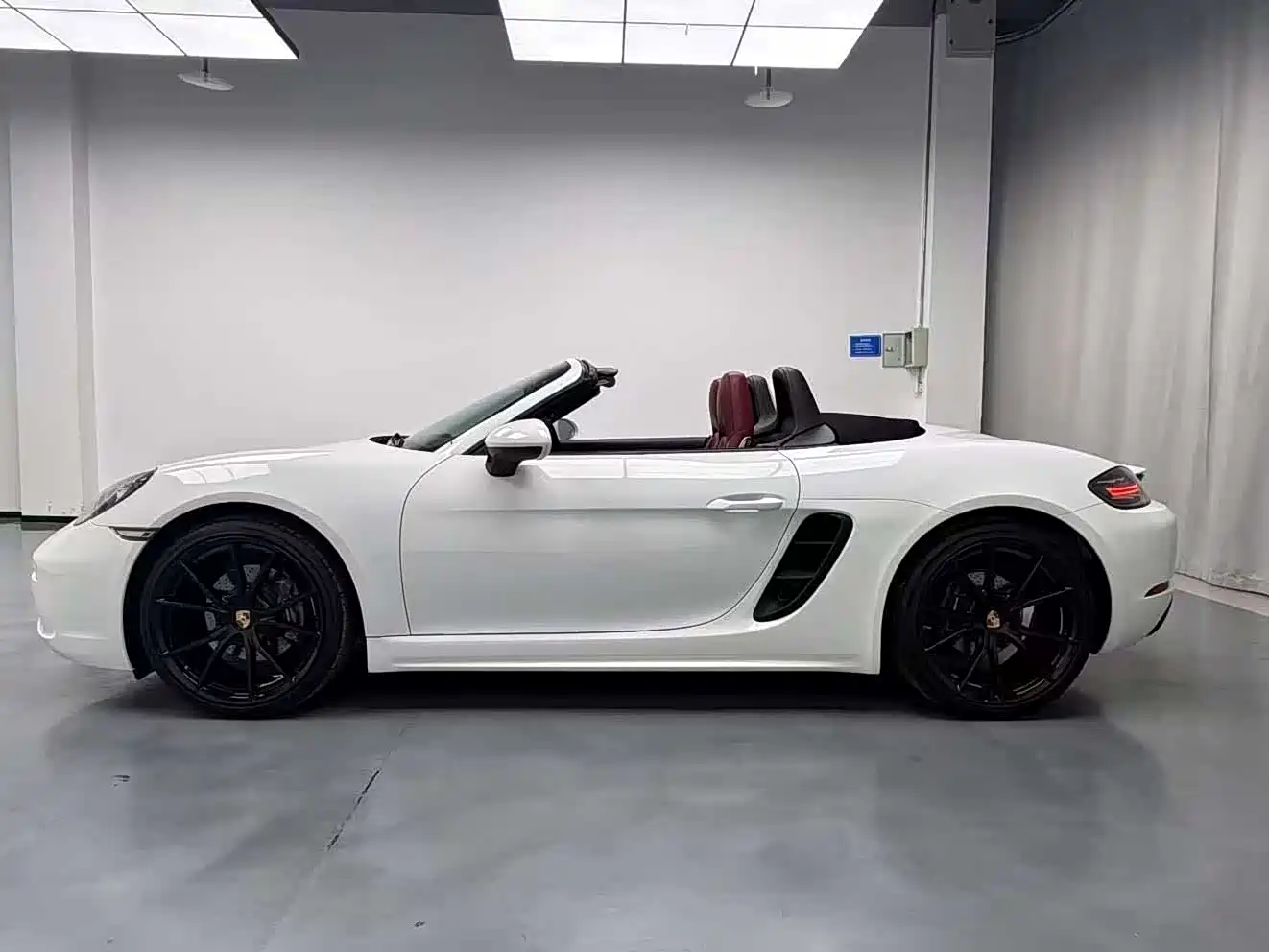Porsche 718 2016 Boxster 2.0T фото 9