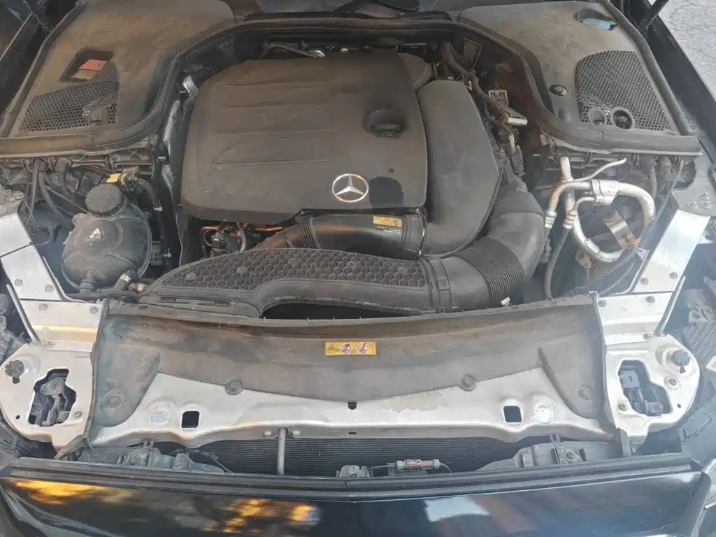 Фото 16 - Mercedes-Benz E-Class