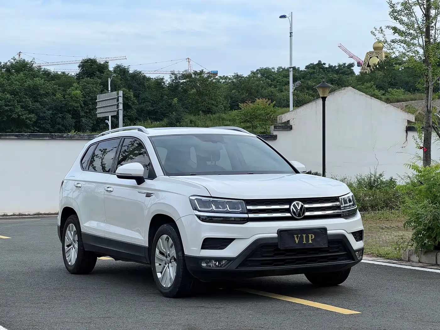 Photo 3 - Volkswagen Tharu