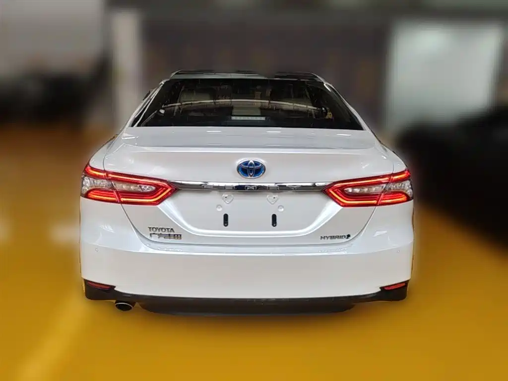 Toyota Camry 2018 Hybrid 2.5HG Luxury Edition фото 10