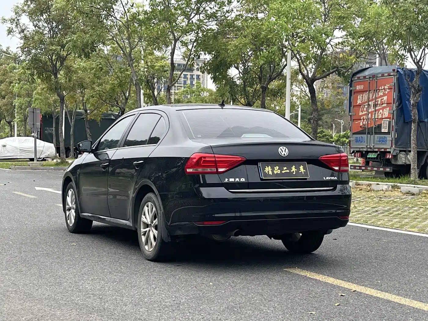 Volkswagen Lavida 2015 1.6L Automatic Comfort Edition фото 20