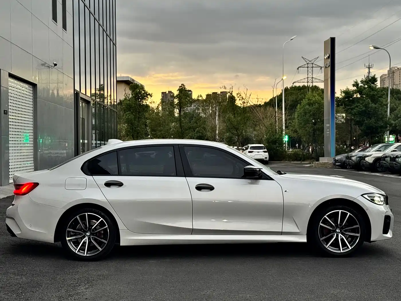 BMW 3 Series 2020 325Li M Sport Package фото 5