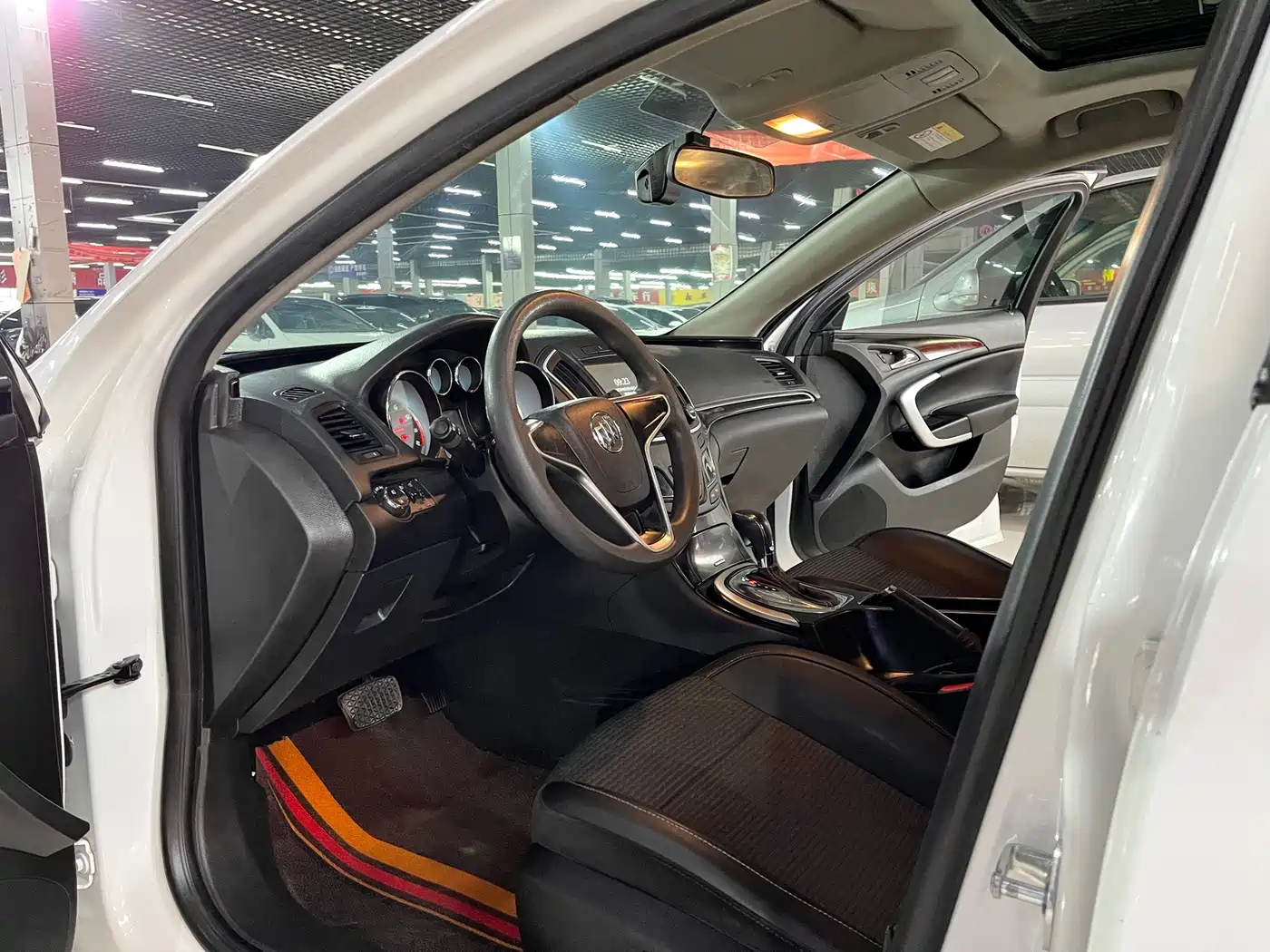 Buick Regal 2015 1.6T Leading Tech Edition фото 7