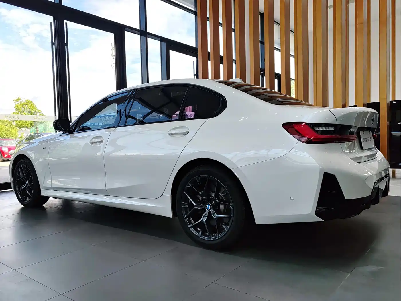 BMW 3-SERIES