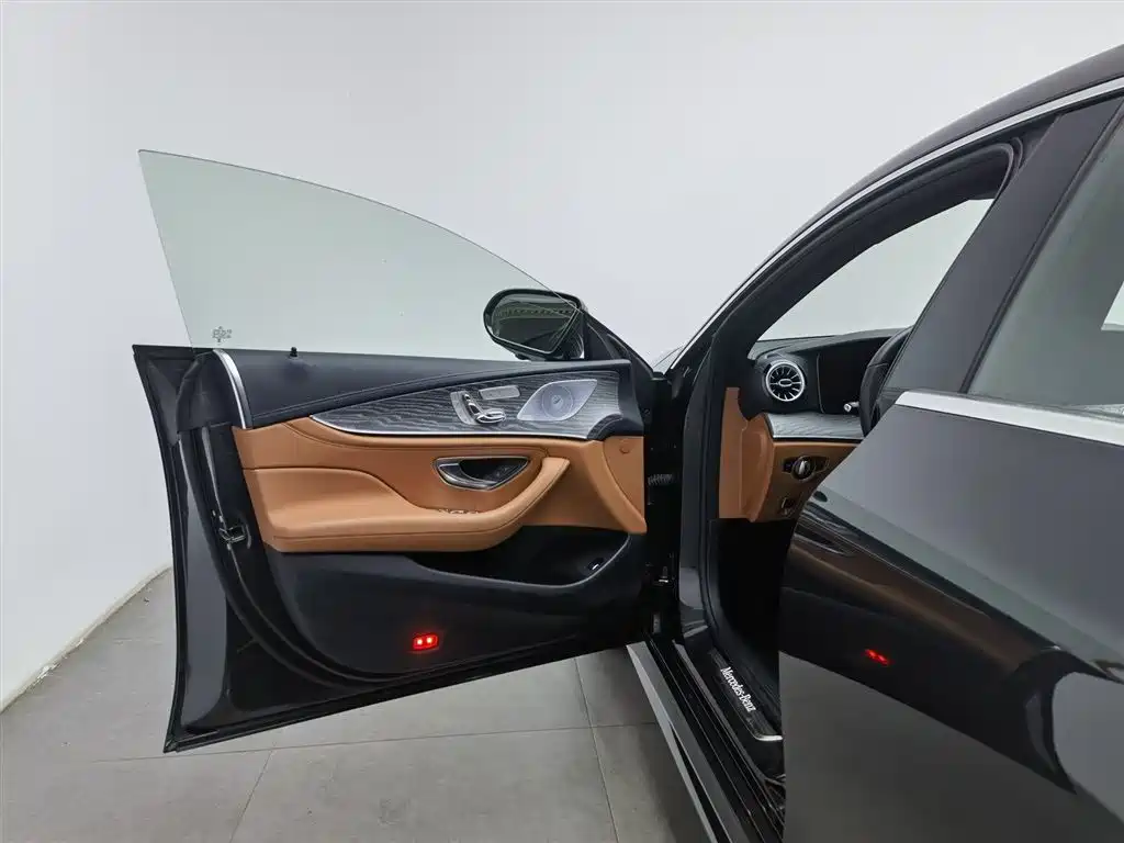 Mercedes-Benz CLS 2023 Facelift CLS 300 Dynamic фото 8