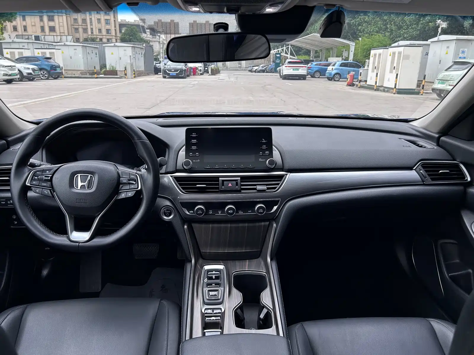 Фото 7 - Honda Accord