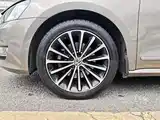 صورة 33 - Volkswagen Passat