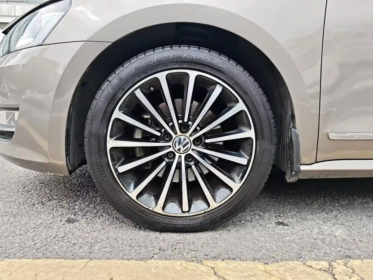 صورة 33 - Volkswagen Passat