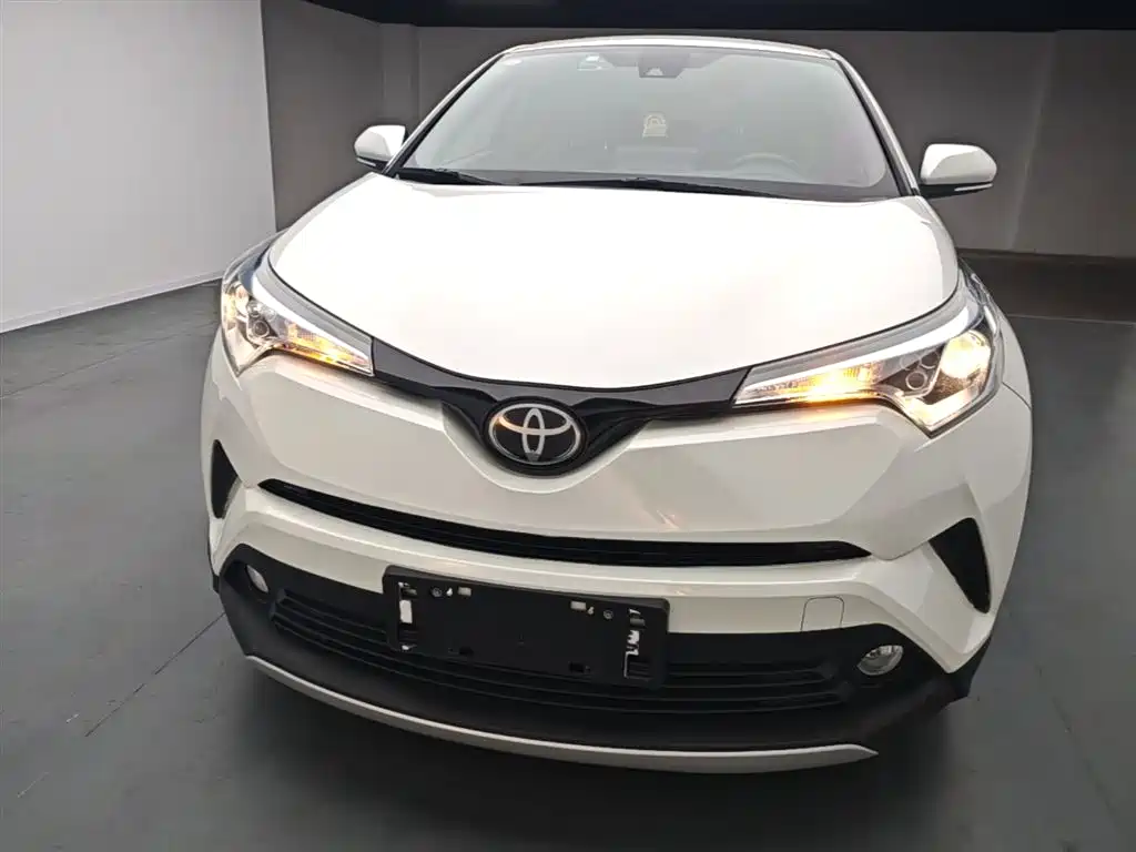 Toyota IZOA 2018 2.0L Yichi Edition China V фото 3