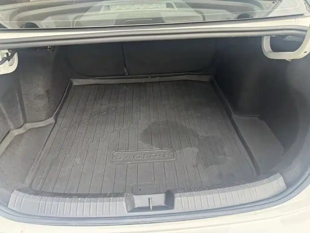 Volkswagen Sagitar, миниатюра 9