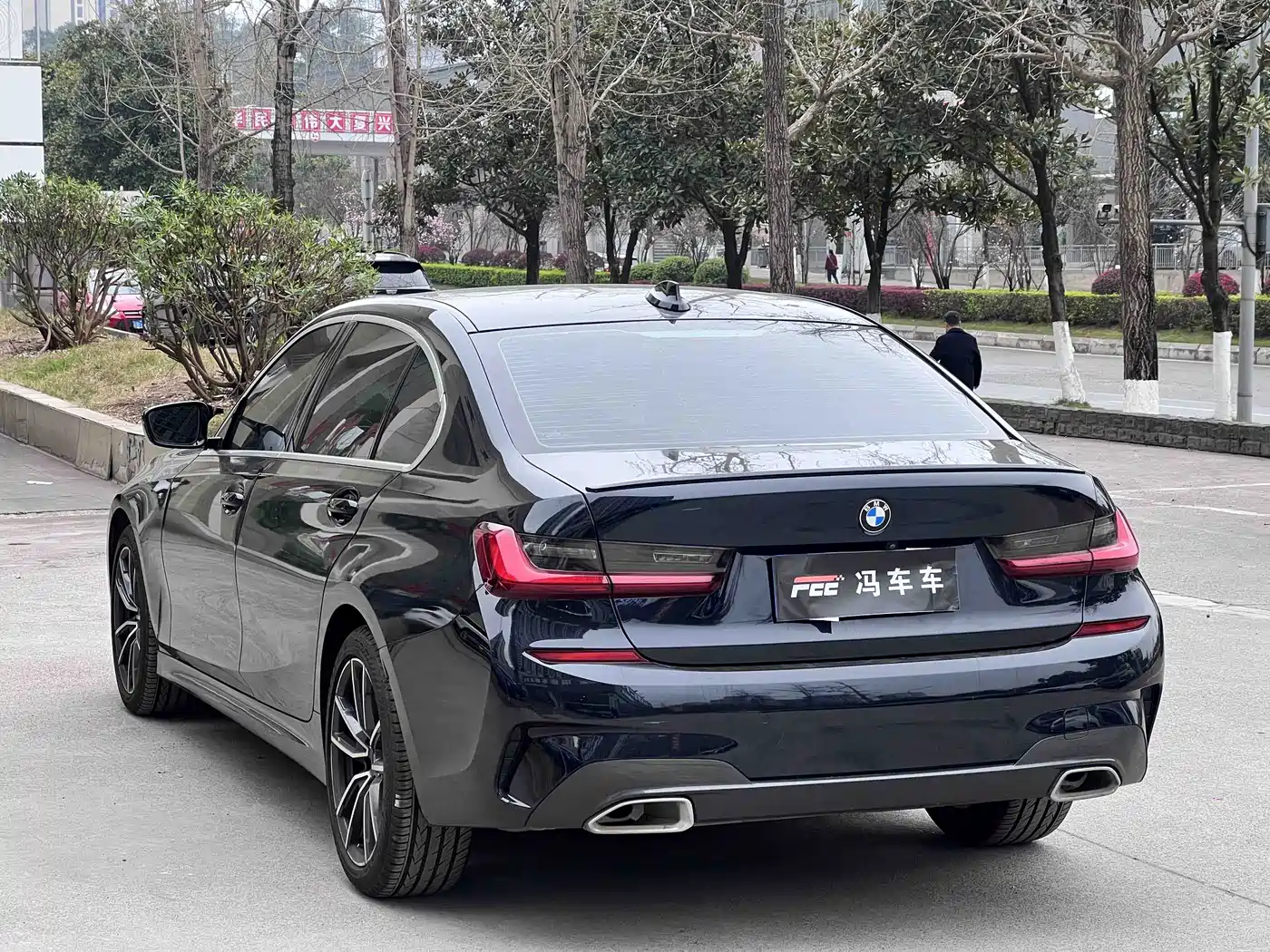 BMW 3 SERIES