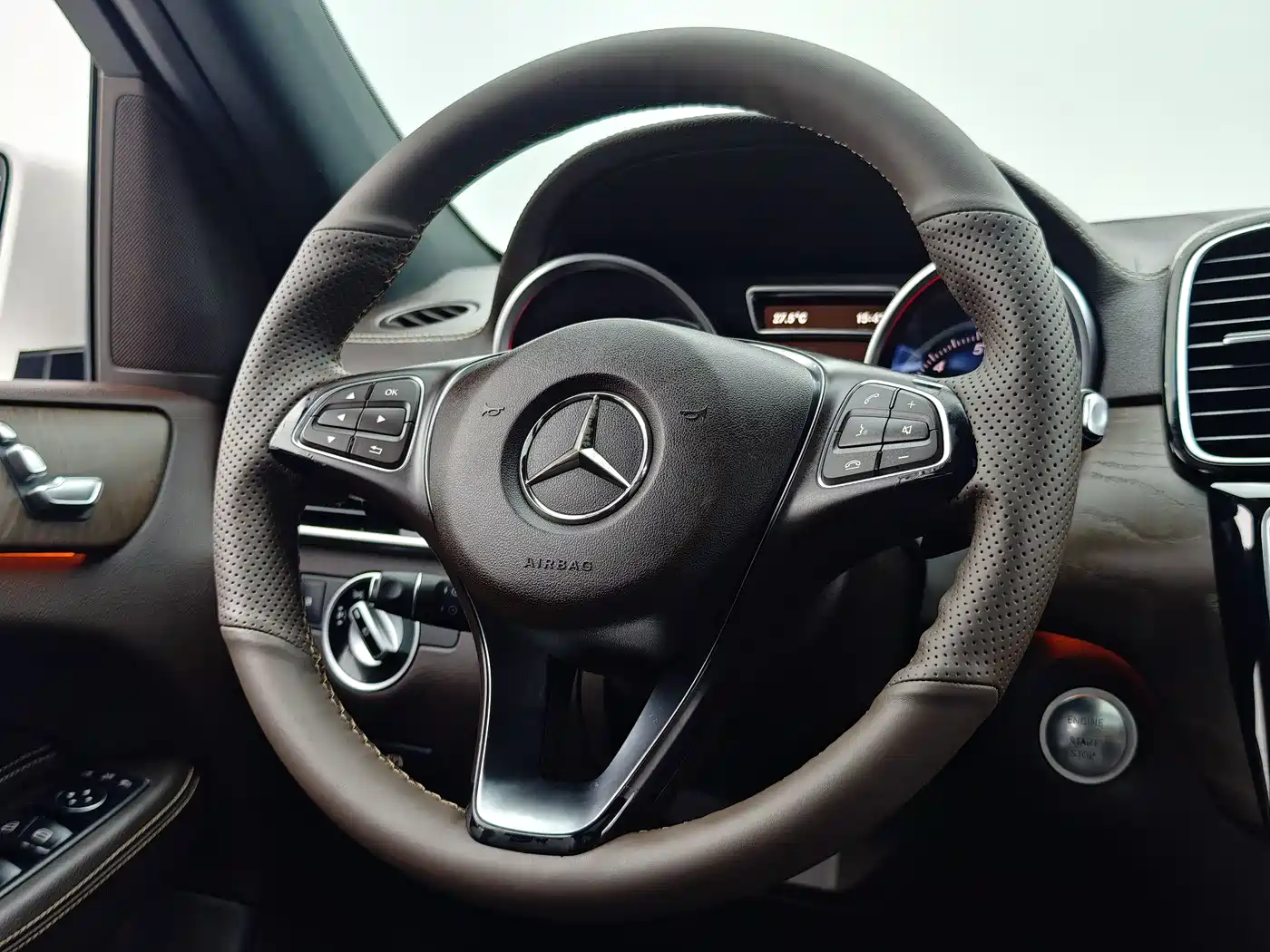 Mercedes-Benz GLE 2018 GLE 320 4MATIC Dynamic Ultimate Edition фото 13