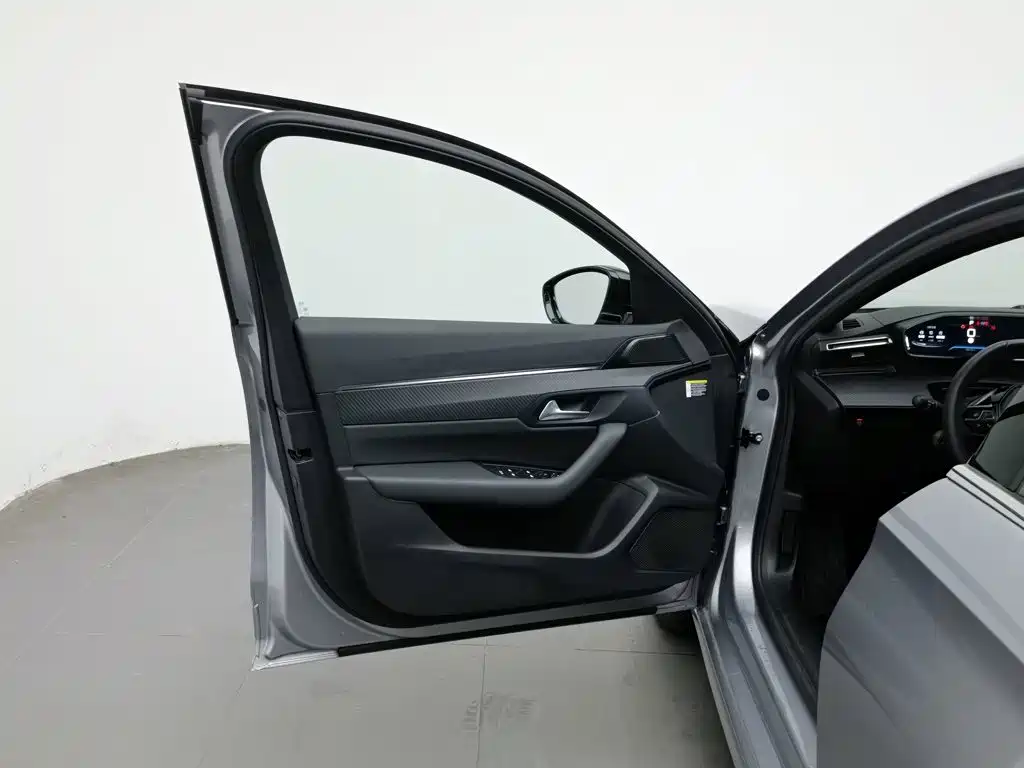 Photo 8 - Peugeot 508