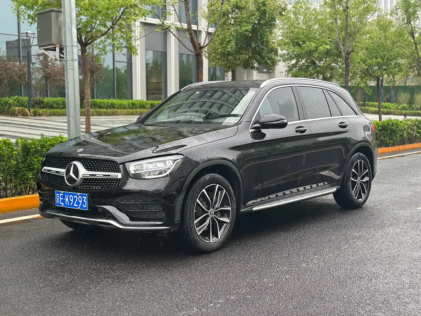 MERCEDES-BENZ GLC