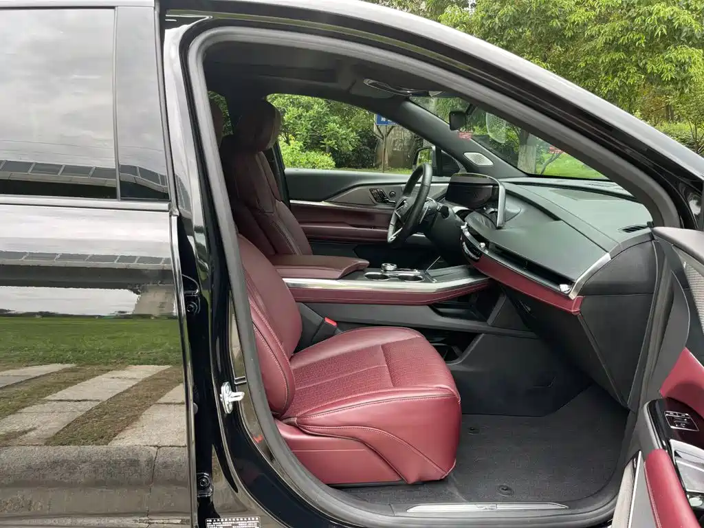 Cadillac XT5 2024 2025 Model 2.0T Platinum