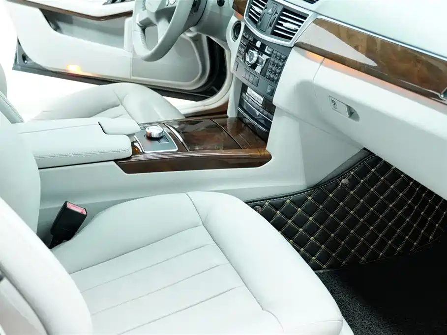Mercedes-Benz E-Class 2012 E 300 L Elegance Model фото 10